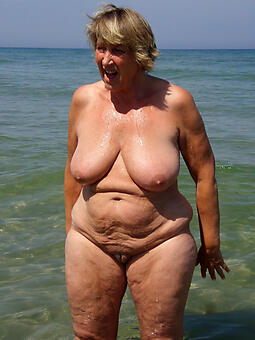 lady at beach free porn pics