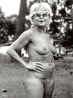 natural older women  60 hot pics