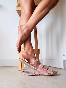 natural X mom feet pics