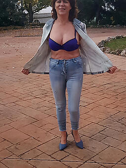 hot mom up jeans does stripped shoots