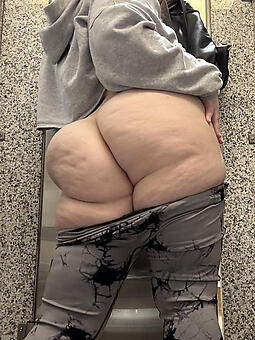 amazing moms round bubble butts stripping